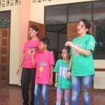 Singer oleh ibu Elen & Fajar bersama ibu Lily & Flecia